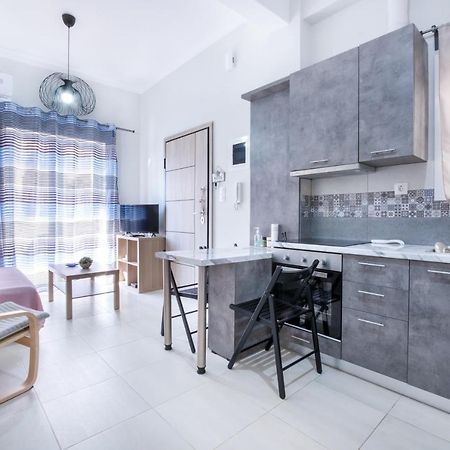 Urban Lifestyle Apartment In Piraeus Exterior photo