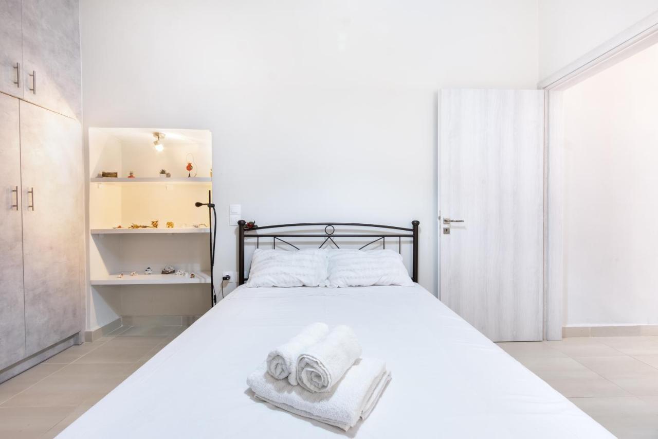 Urban Lifestyle Apartment In Piraeus Exterior photo